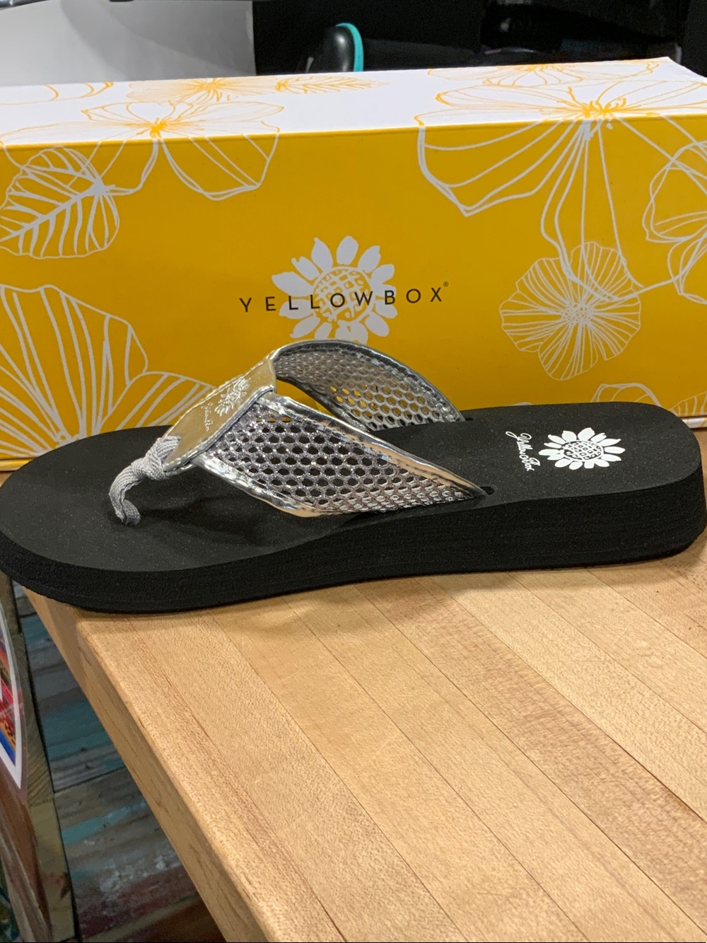 Yellow Box flodden Women’s Silver Metallic Mesh Platform Flip Flop